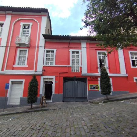 Hostal La Guayunga Rooftop Кито Экстерьер фото