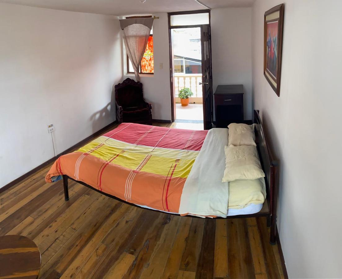 Hostal La Guayunga Rooftop Кито Экстерьер фото