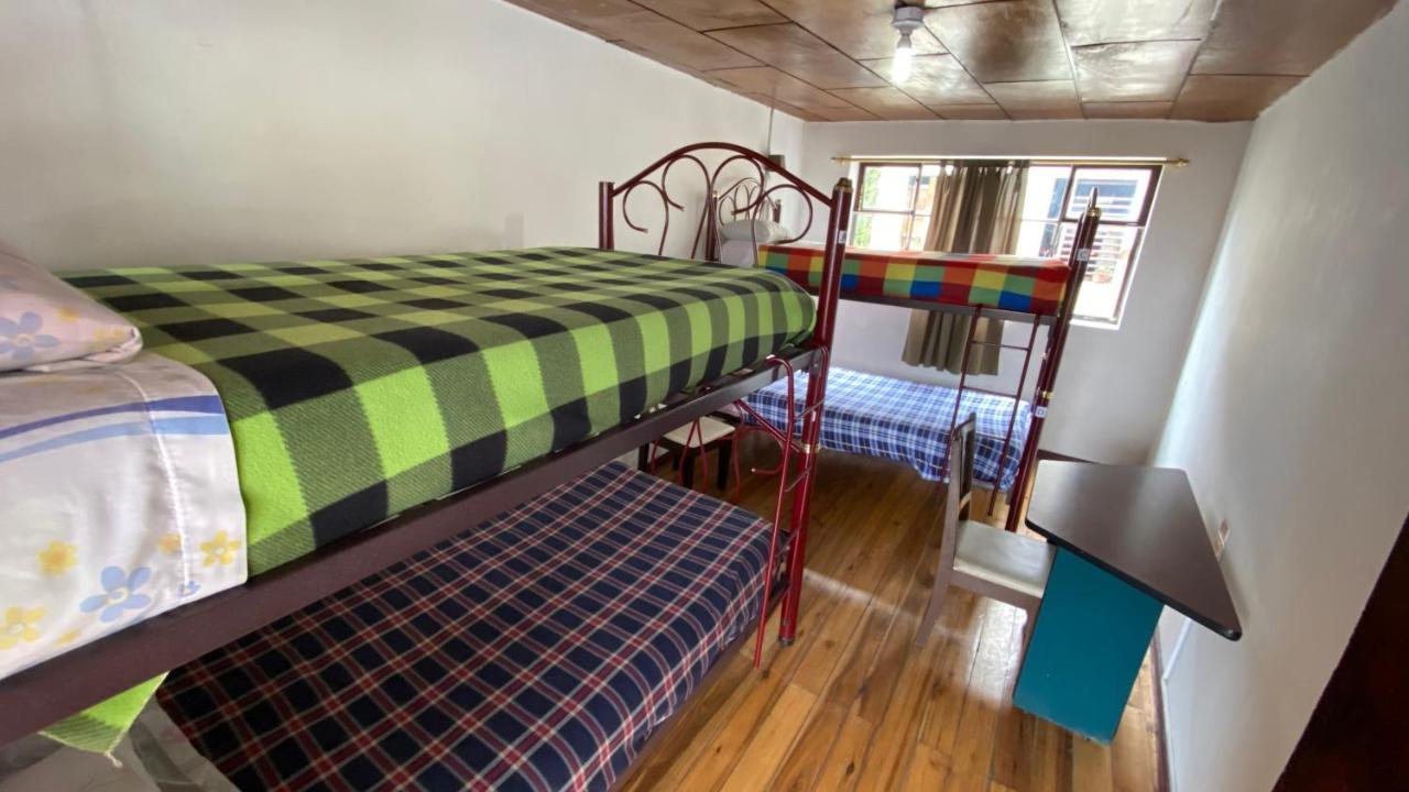 Hostal La Guayunga Rooftop Кито Экстерьер фото