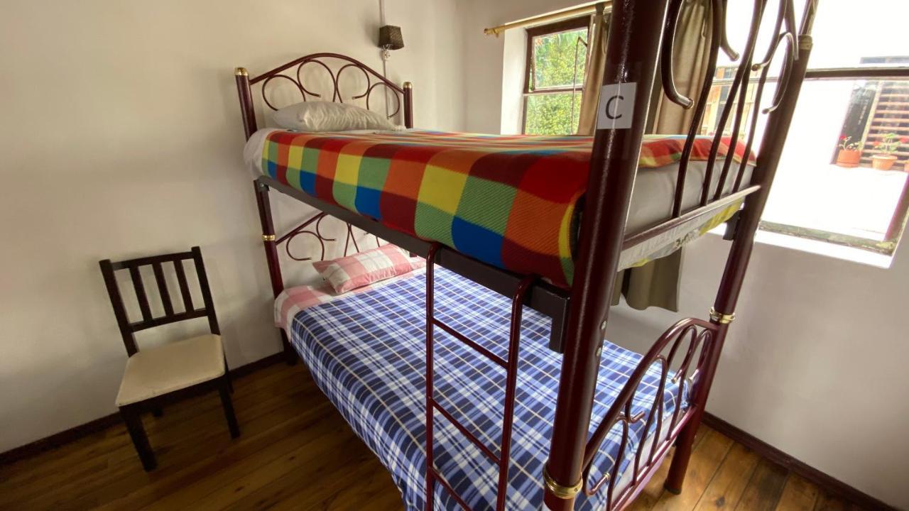 Hostal La Guayunga Rooftop Кито Экстерьер фото
