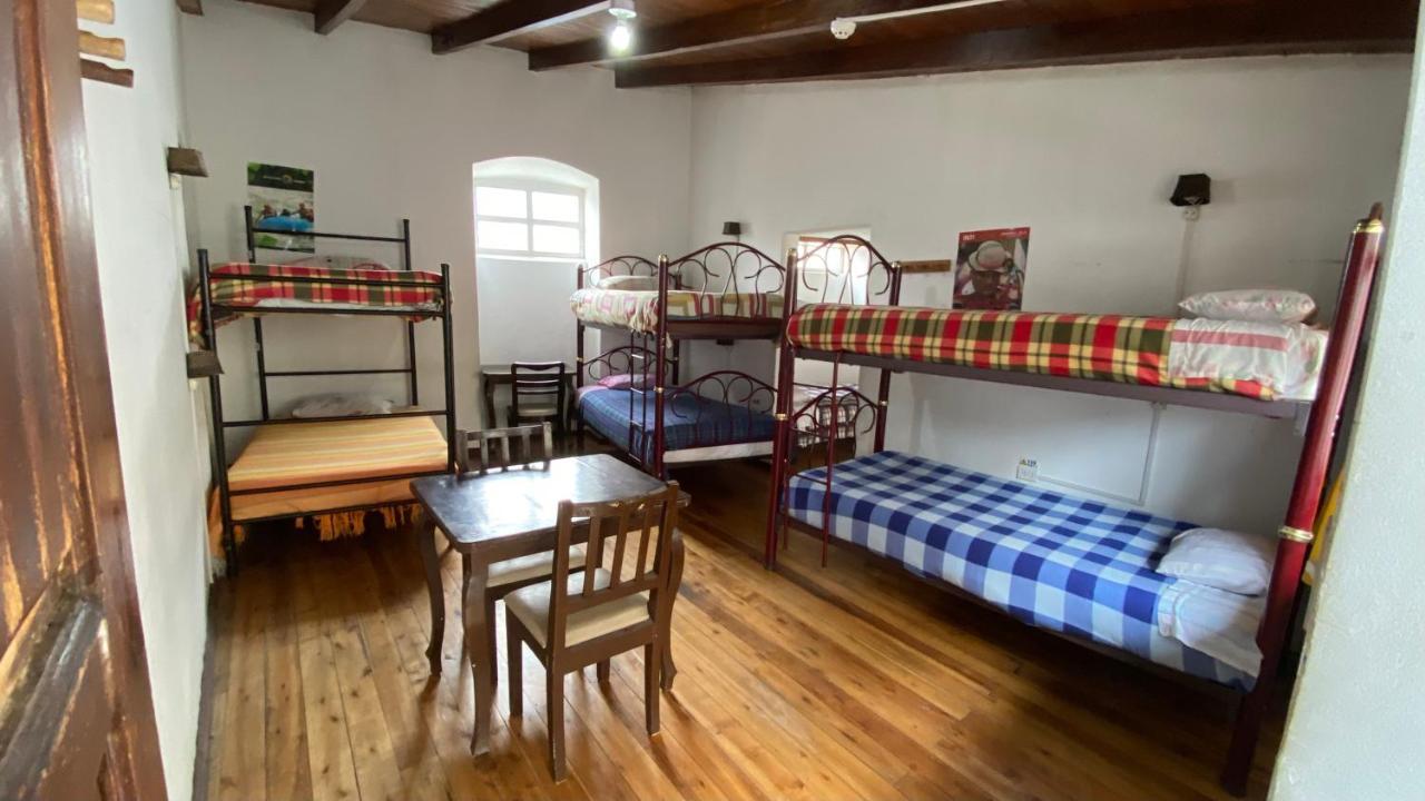 Hostal La Guayunga Rooftop Кито Экстерьер фото