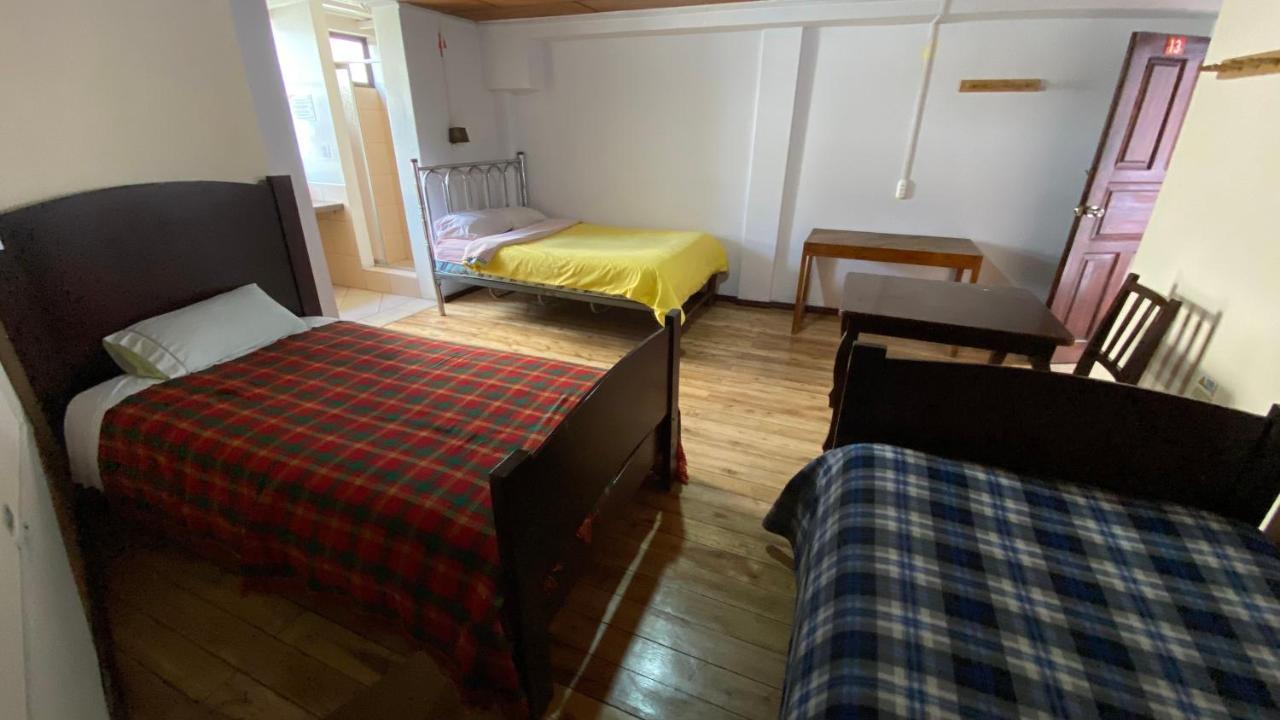 Hostal La Guayunga Rooftop Кито Экстерьер фото