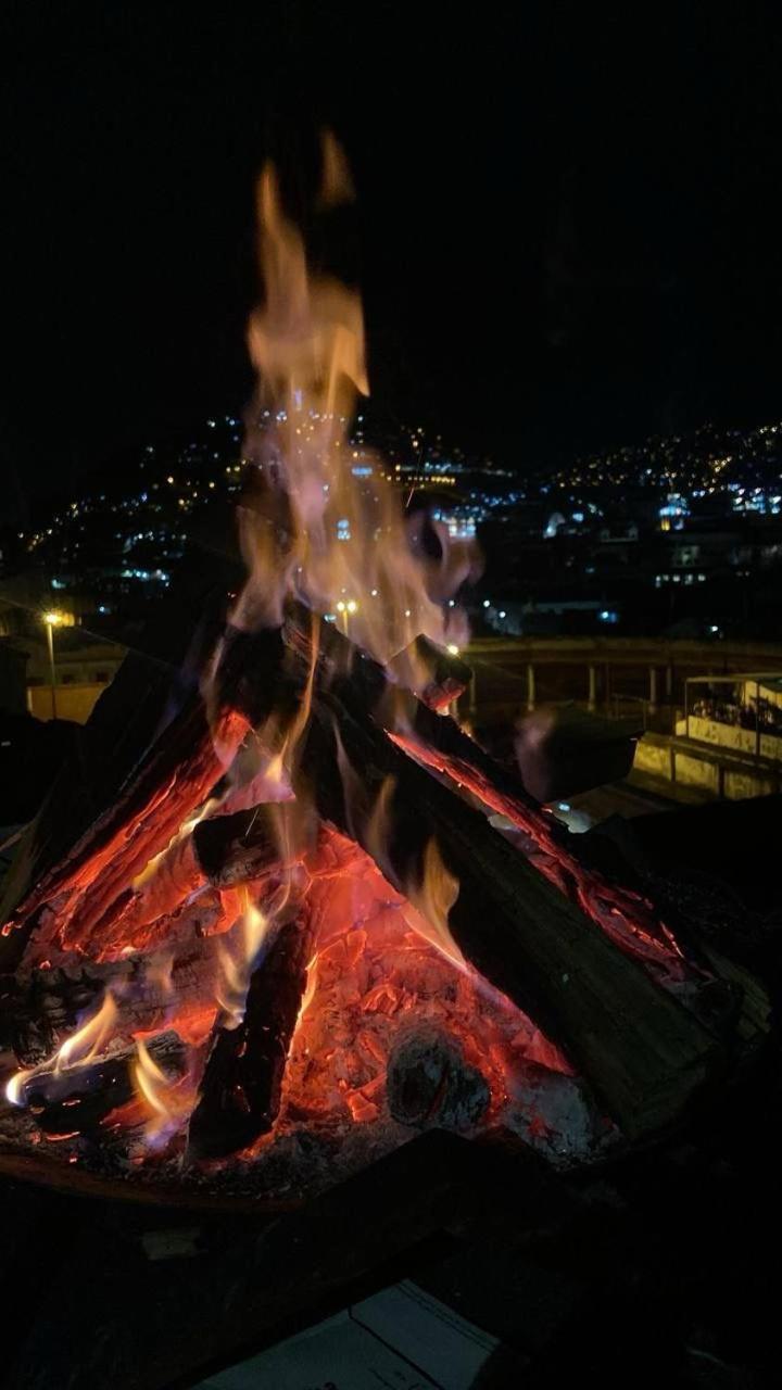 Hostal La Guayunga Rooftop Кито Экстерьер фото