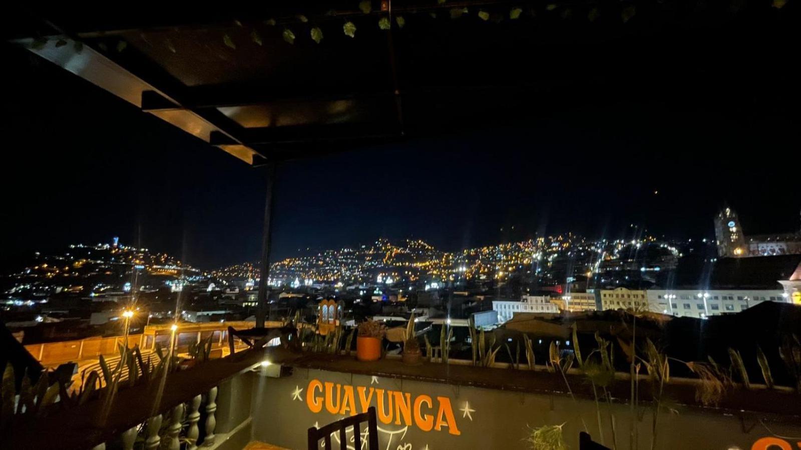 Hostal La Guayunga Rooftop Кито Экстерьер фото