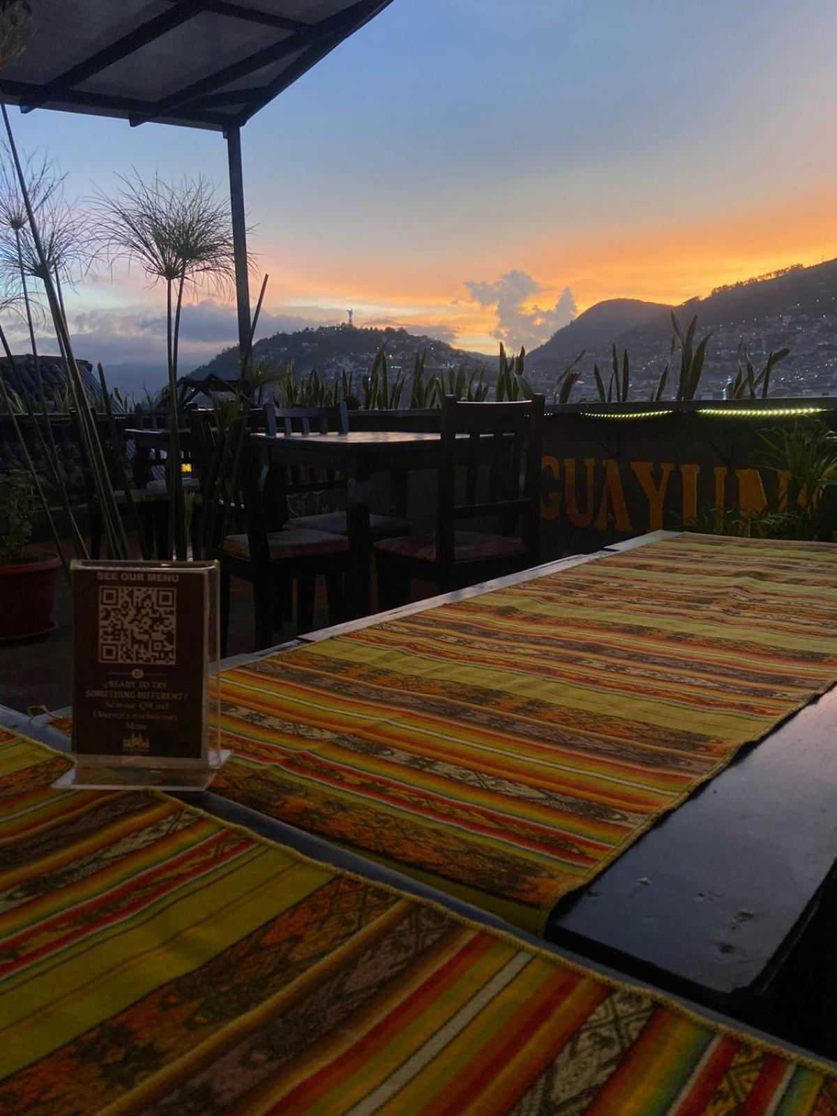 Hostal La Guayunga Rooftop Кито Экстерьер фото