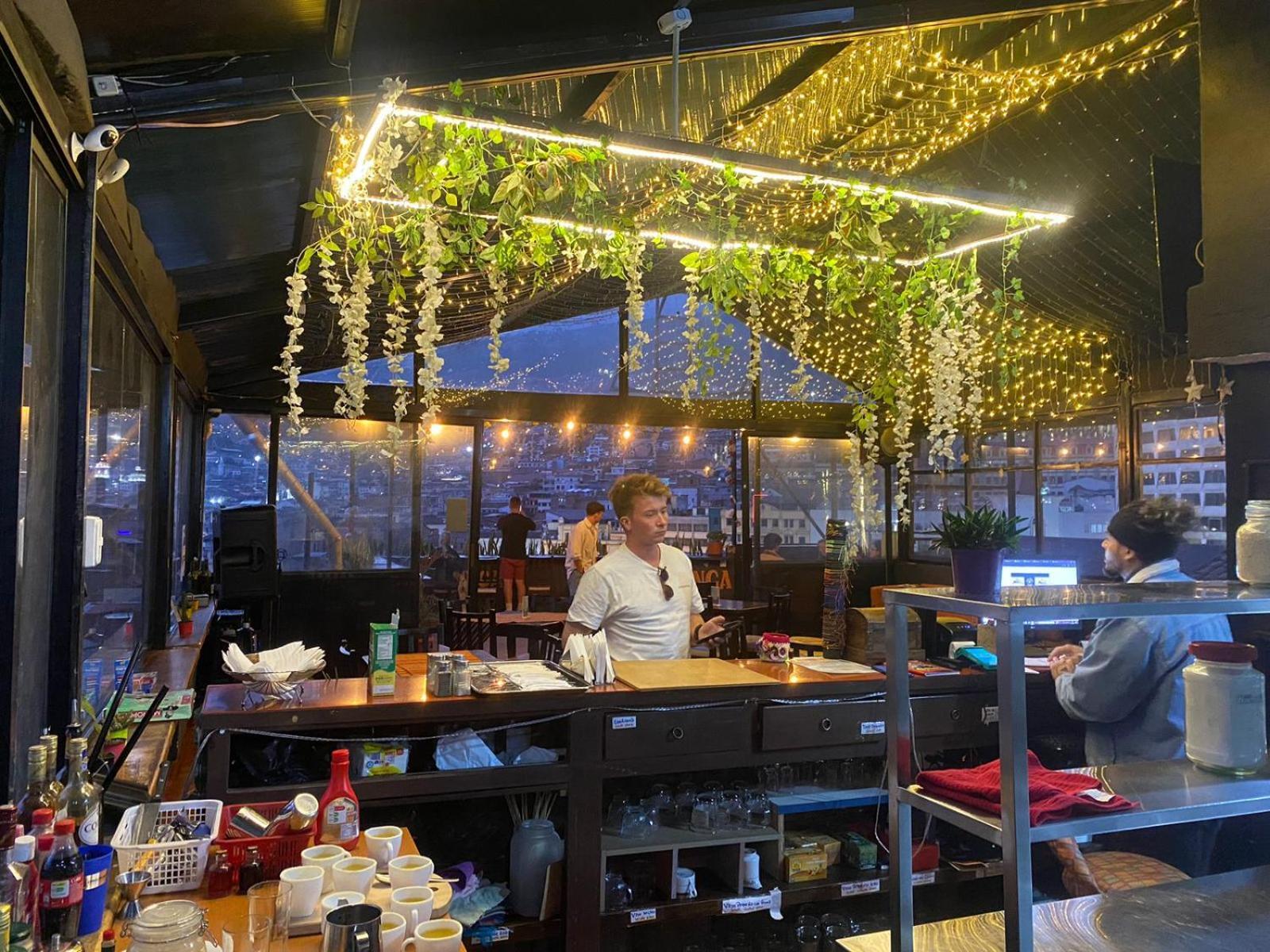 Hostal La Guayunga Rooftop Кито Экстерьер фото